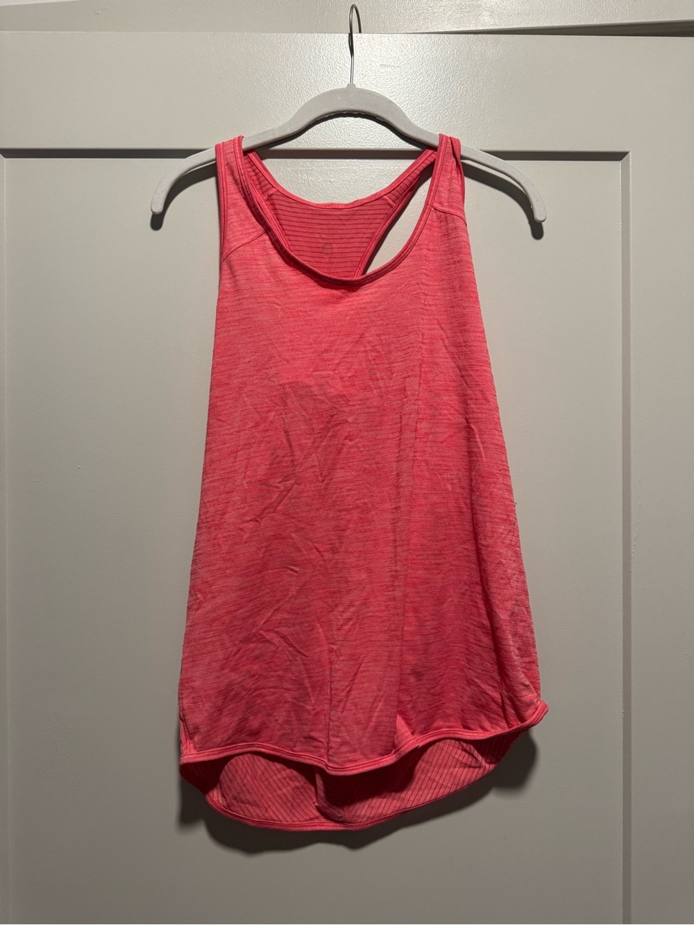 Lululemon pink woman’s tank top